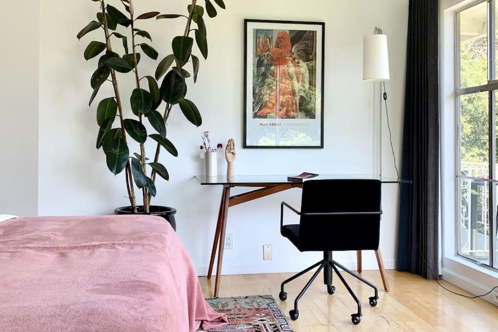 Vakantiehuis Stunning Hollywood Midcentury Modern-views-best Location!