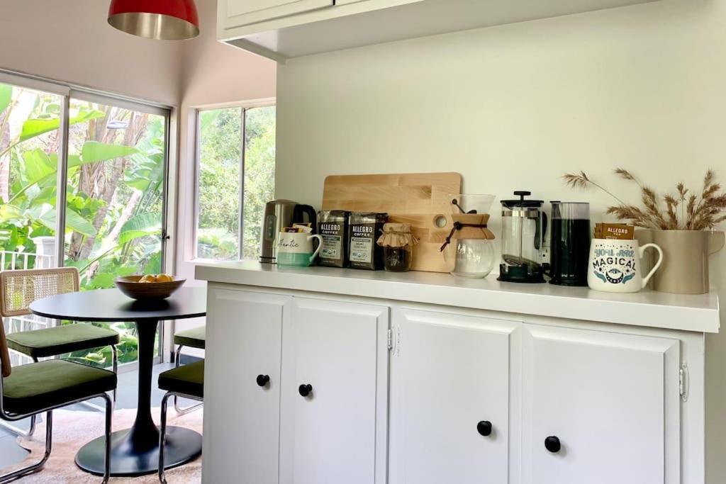Stunning Hollywood Midcentury Modern-views-best Location! Vakantiehuis Los Angeles