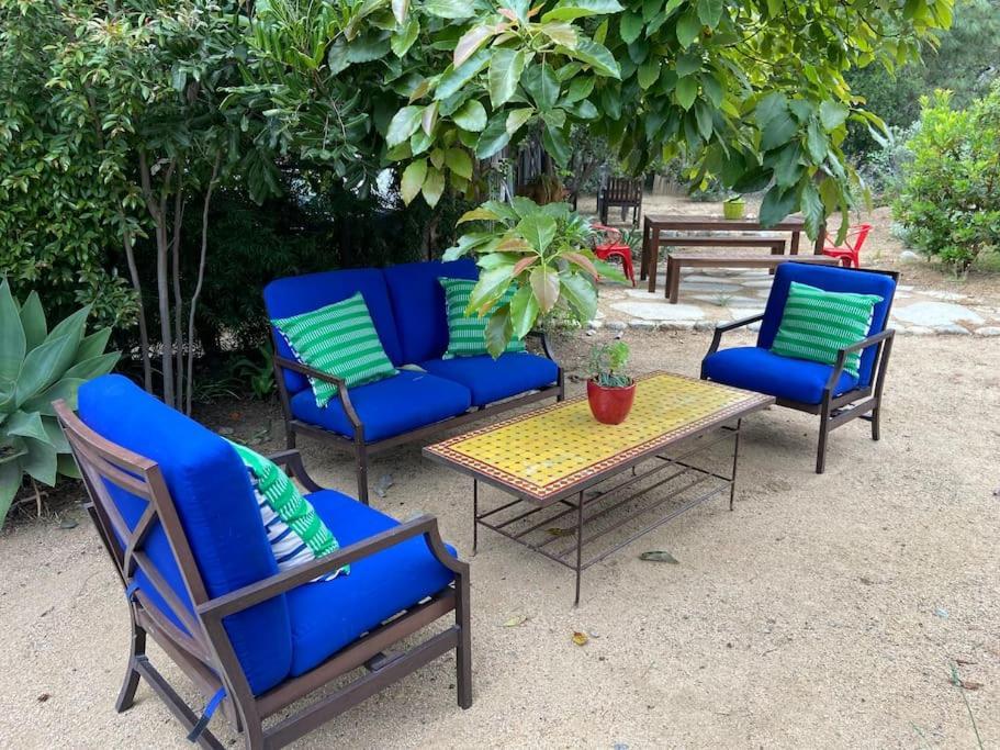 Stunning Hollywood Midcentury Modern-views-best Location! Casa de férias Los Angeles