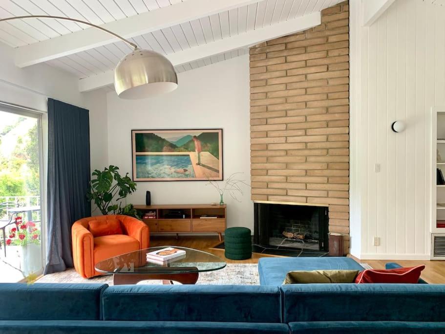 Stunning Hollywood Midcentury Modern-views-best Location! Casa de férias Los Angeles